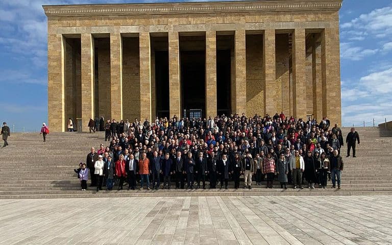 TUREB, Rehberler Günü’nde yasaya karşı Anıtkabir’e çıktı