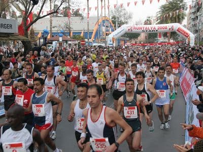 RunAntalya, sosyal sorumluluk projesine dönüşüyor
