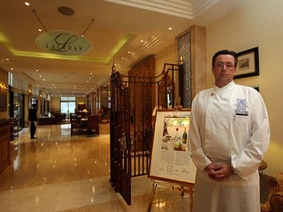 Avrupalı dev dört katını verdi, yine de Çırağan'ı seçti
