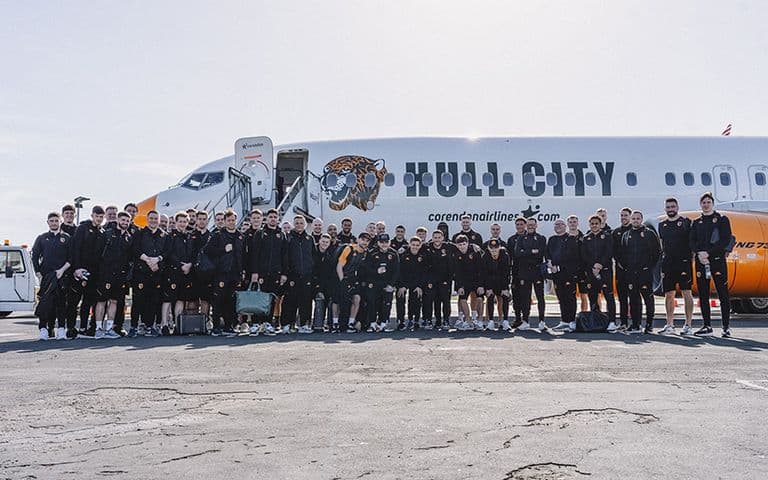 Hull City Corendon uçağıyla Antalya’ya geldi