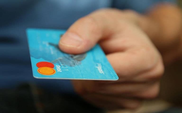 Rus basını: Denizbank Ruslara hesap açma koşullarını zorlaştırdı