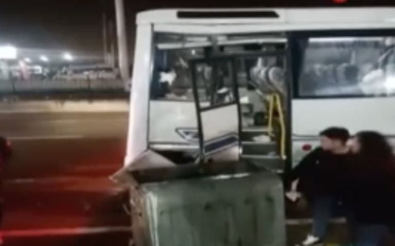 İstanbul'a turist getiren otobüs kaza yaptı, biri ağır 10 yaralı var