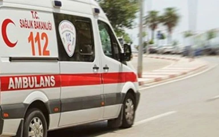 Otel odasında asılı halde ölü bulundu