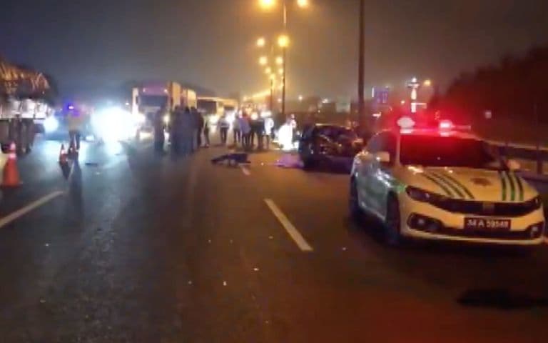 Korkunç kaza: İstanbul'da otomobil yayalara çarptı, 5 ölü