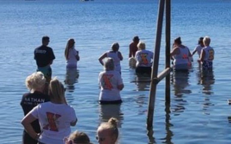 Ölen İngiliz’in küllerini Marmaris’te denize döktüler