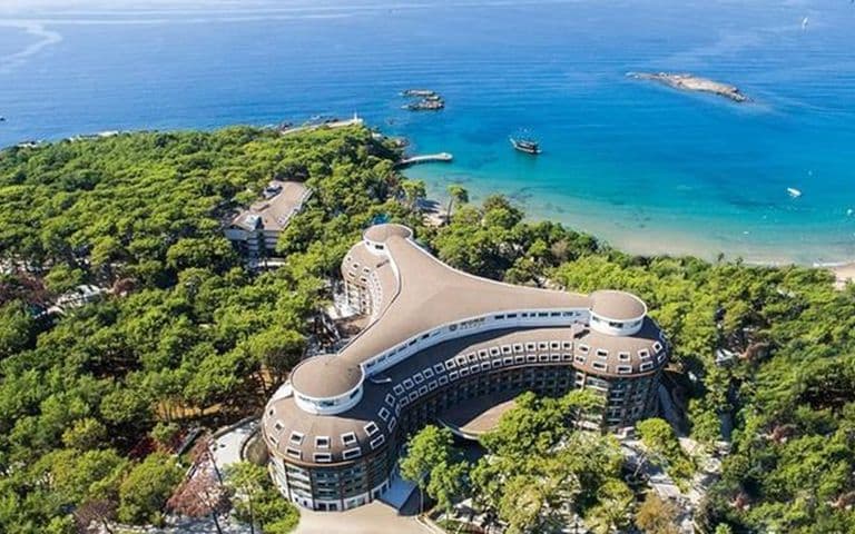 Mehmet Gür, 425 oda projeli otele 600 oda yapmış