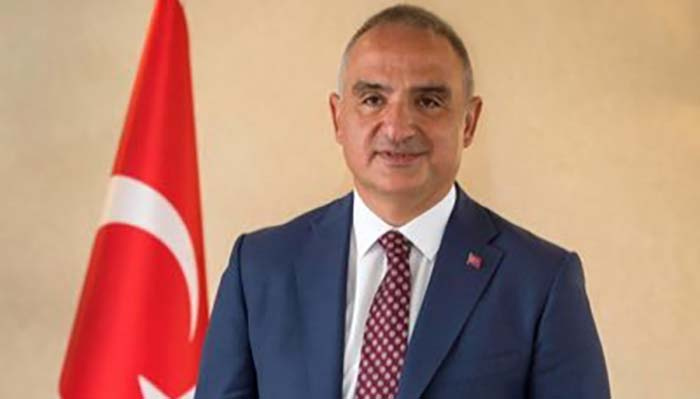 Mehmet Nuri Ersoy 2021 yılında Türkiye’ye gelen turist sayısını açıkladı