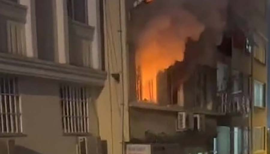 Fatih’teki otelde yangın, 60 kişi tahliye edildi