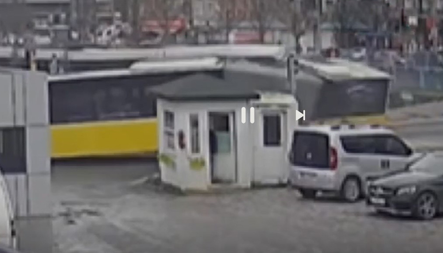 İstanbul’da tramvay ile otobüs çarpıştı, yaralılar var