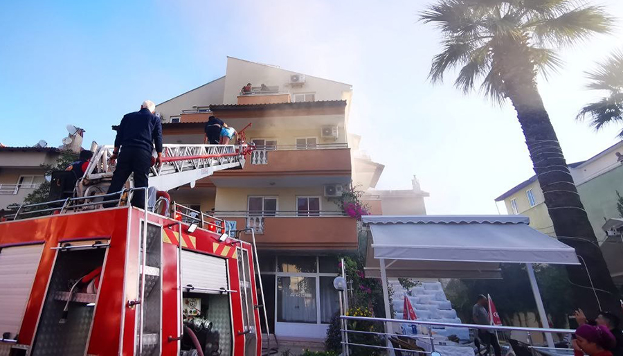 Marmaris’te otel yangını, 4 kişi dumandan etkilendi