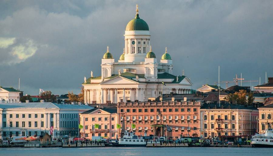 Finlandiya Rus turistlerin ülkeye girişini yasakladı