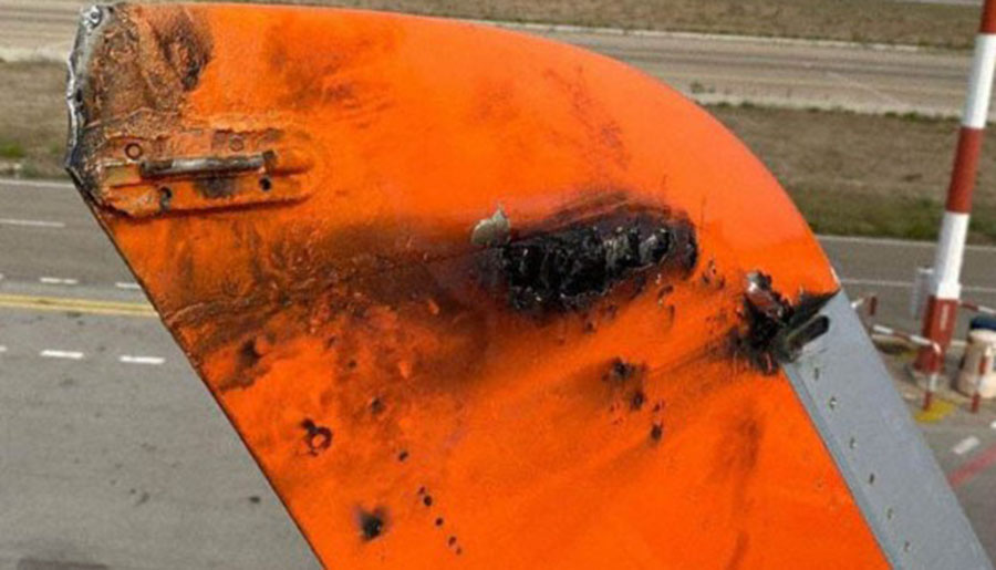 İtalya’da yıldırım çarpan uçak acil iniş yaptı