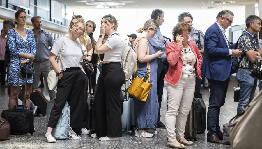 Almanya’daki havalimanı kaosunda gözler 2 bin Türk işçide