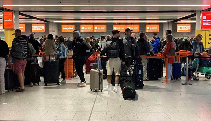 İngiltere’de havaalanı krizi sürüyor: Uçuşlar azaltılacak