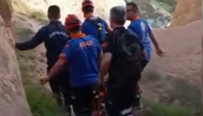 Peribacalarını gezerken düşen turist yaralandı