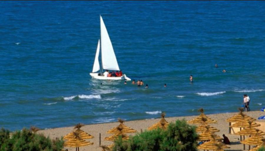 Jet ski ile Cezayir kara sularına giren iki turist vurularak öldürüldü 