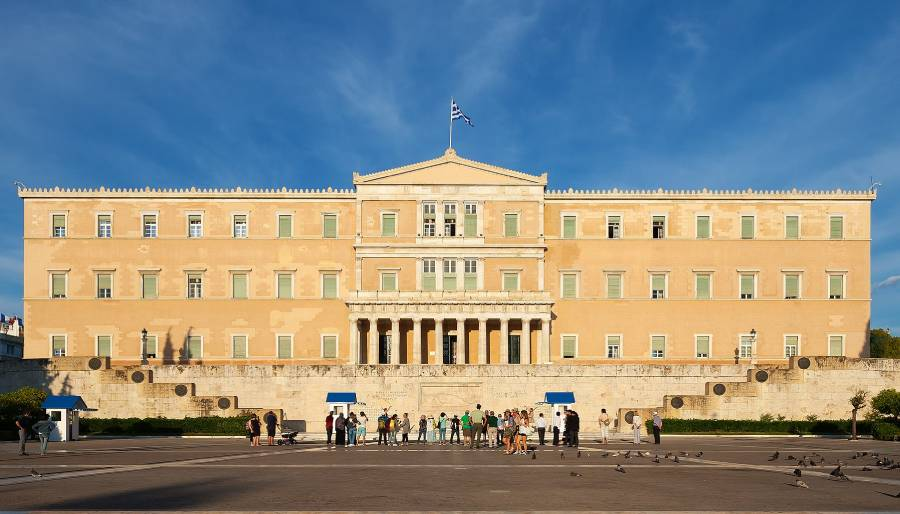 Yunanistan'da yeni vergi düzenlemesi yasalaştı