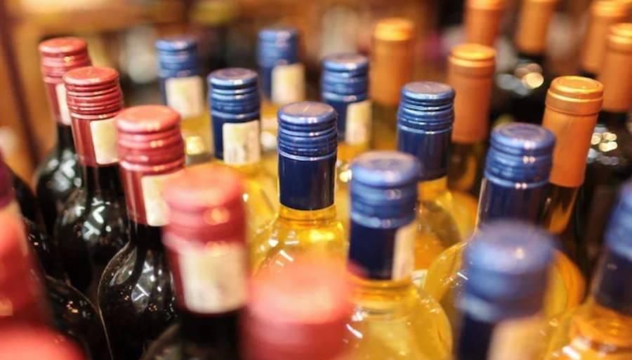 Antalya’da binlerce şişe sahte içki ele geçirildi