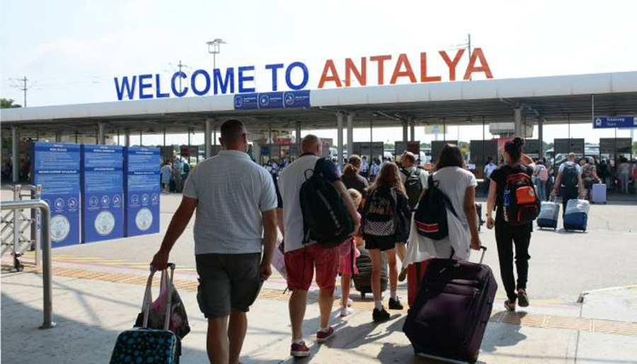 Antalya 2023’te turizme rekorla başladı