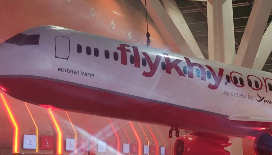KKTC’de kurulan Fly KHY’nin ilk uçağına duygulandıran isim