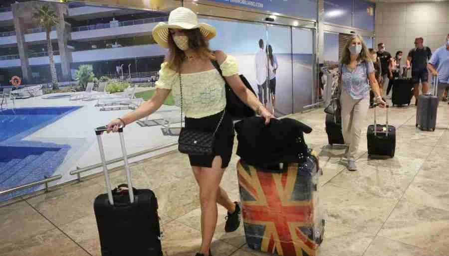 Yükselen fiyatlar nedeniyle İngiliz turist her şey dahile döndü