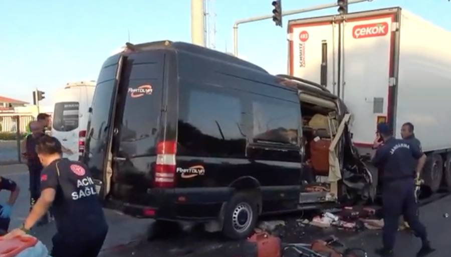 Antalya’da tur otobüsü kazası 2 ölü, 6’sı ağır 12 yaralı