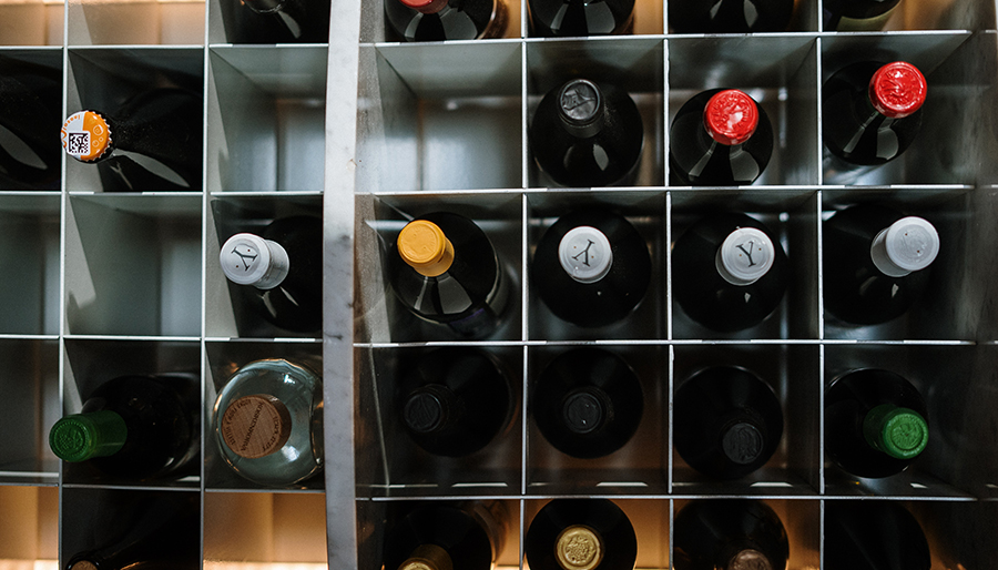 Bodrum’daki otelde 2 bin 199 şişe sahte içki ele geçirildi