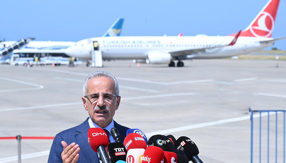 Abdulkadir Uraloğlu açıkladı: THY ve AJet satılıyor mu?