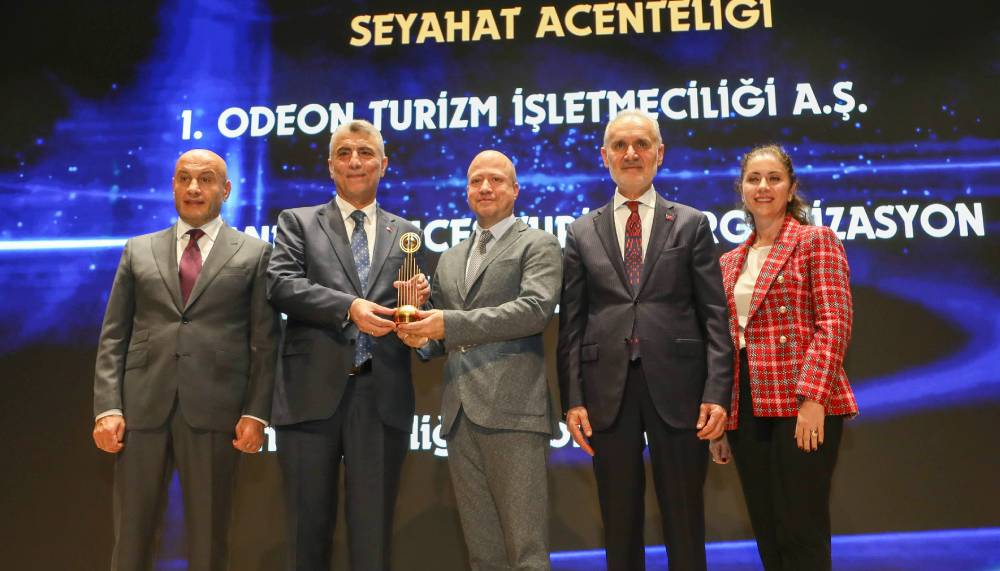 Coral Travel Group'a iki hizmet ihracatı ödülü birden