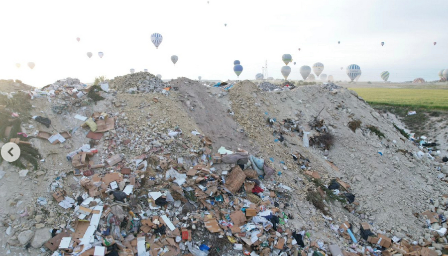 Kapadokya’da balonlar çöp yığınlarının üzerinde uçuyor 