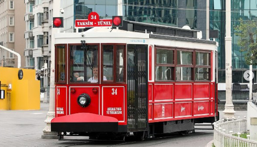 İstiklal Caddesinde yeni dönem: Nostaljik tramvay değişiyor