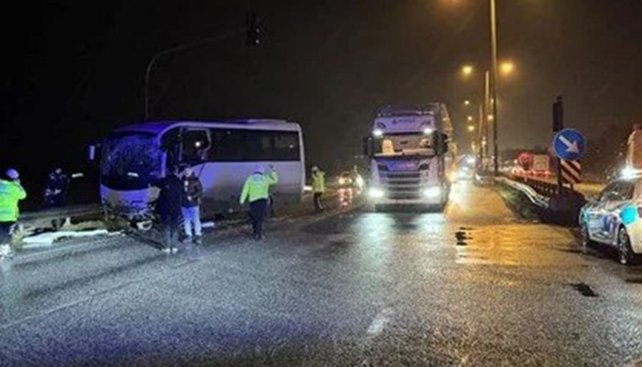 Edirne’de polis servisi ile turist otobüsü çarpıştı, 11 yaralı