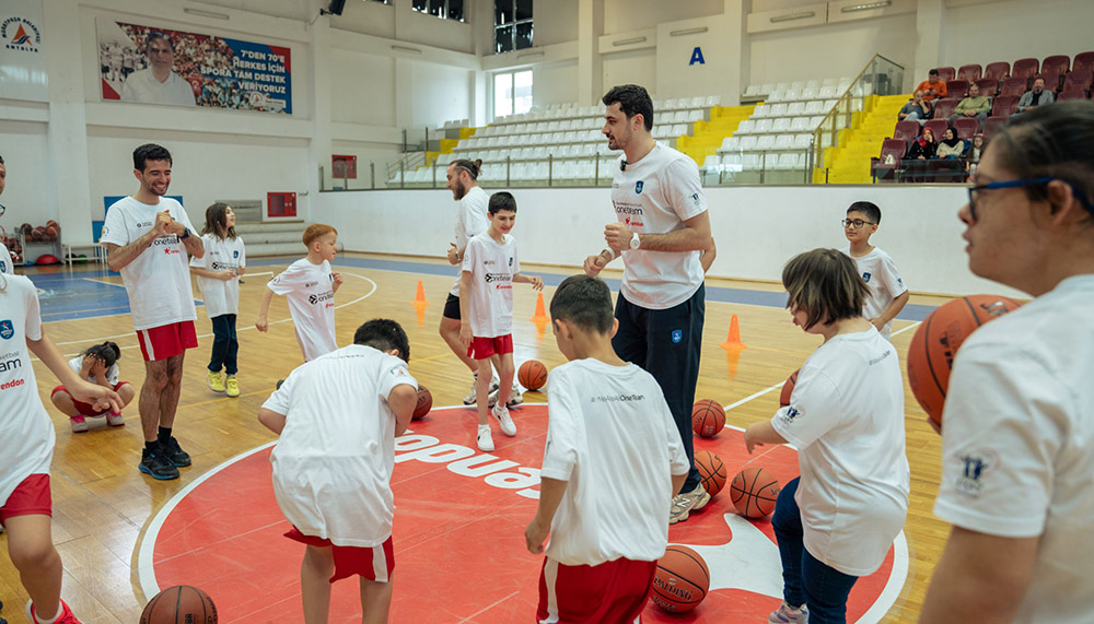 Anadolu Efes ve Corendon'dan ortak proje