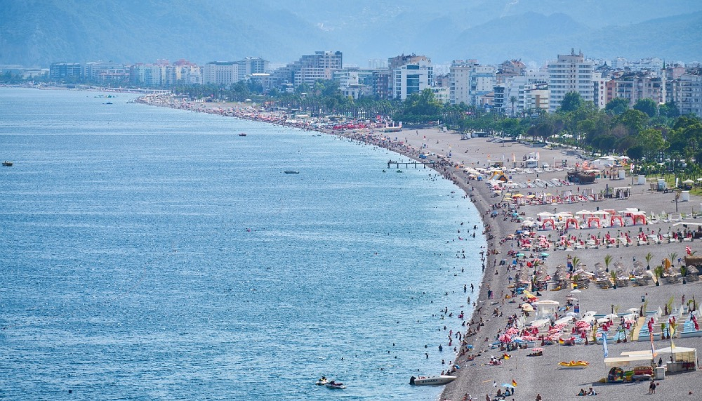 2025’in 11 ayında Türkiye’nin hangi ana turizm pazarında artış ve düşüş yaşandı?