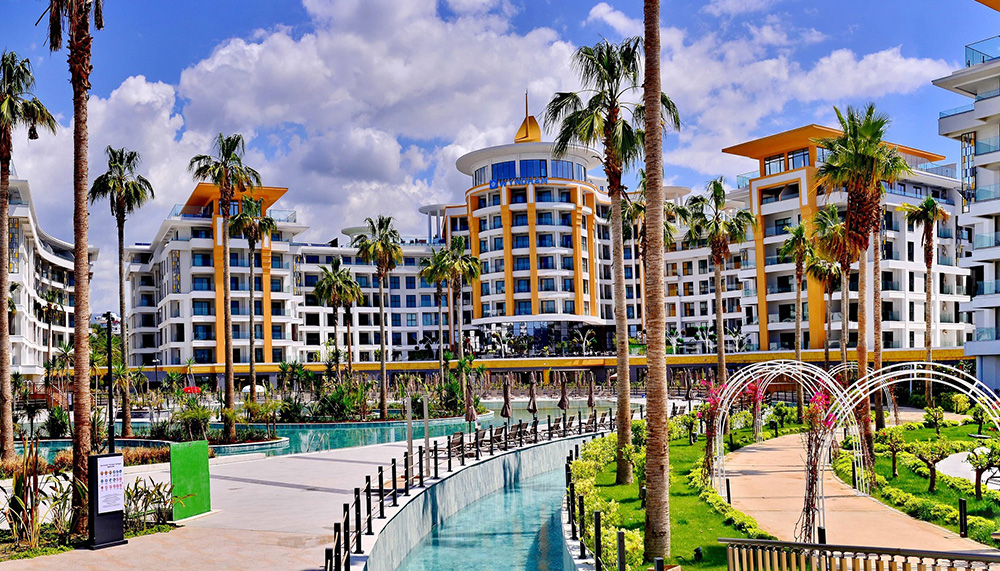 Wyndham Alanya misafirlerini ağırlamaya başladı