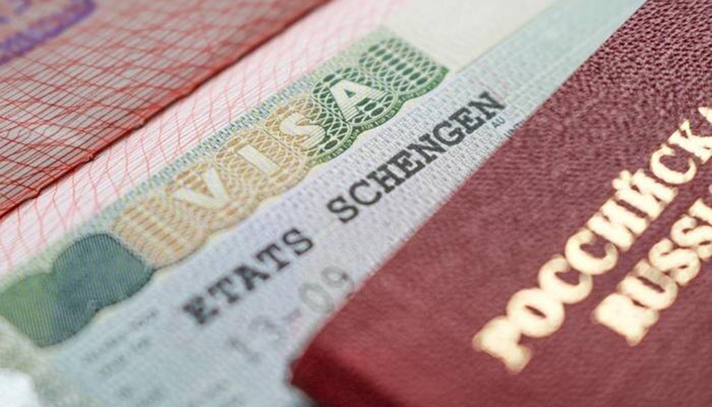 AB, Ruslara çok girişli Schengen vizesi uygulamasını durdurdu mu?