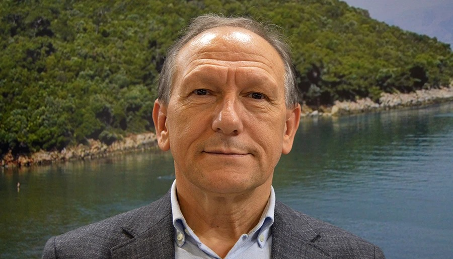 Tacettin Özden: Kuşadası’nda sezon Nisan ayında canlanacak
