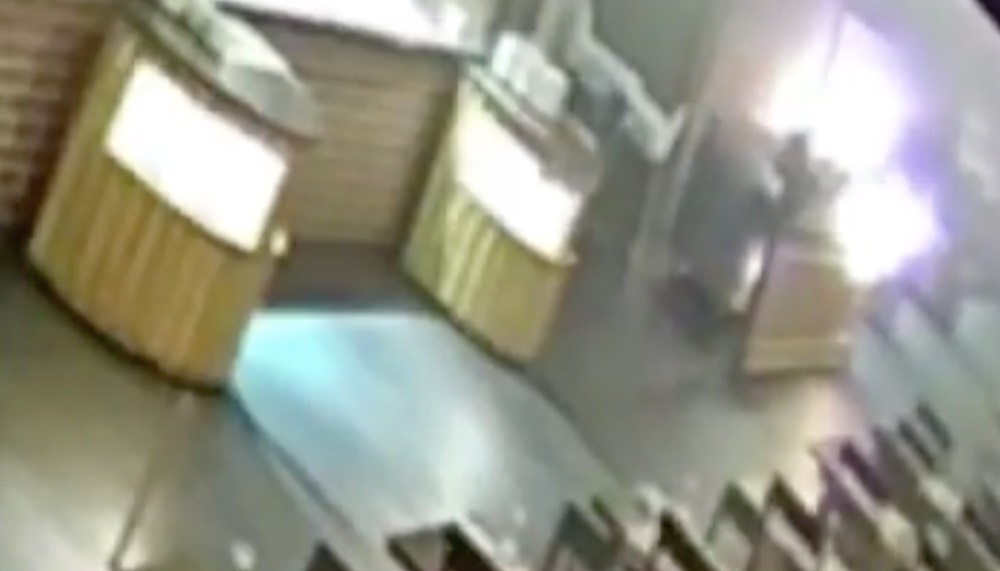 Kartalkaya’daki otel yangınının çıkış anı kamerada