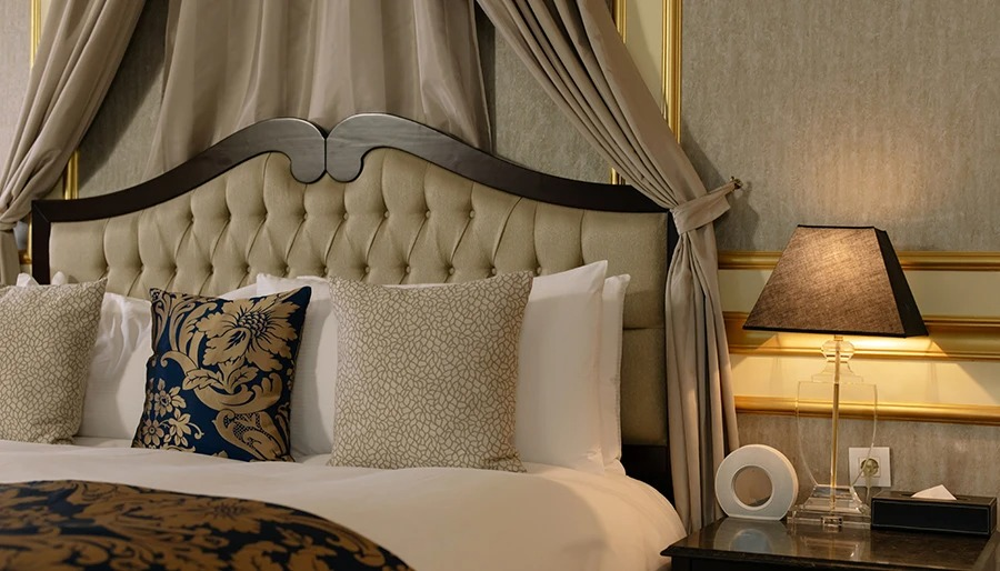 Rus turistler Türkiye’deki lüks otellerde yer bulamıyor