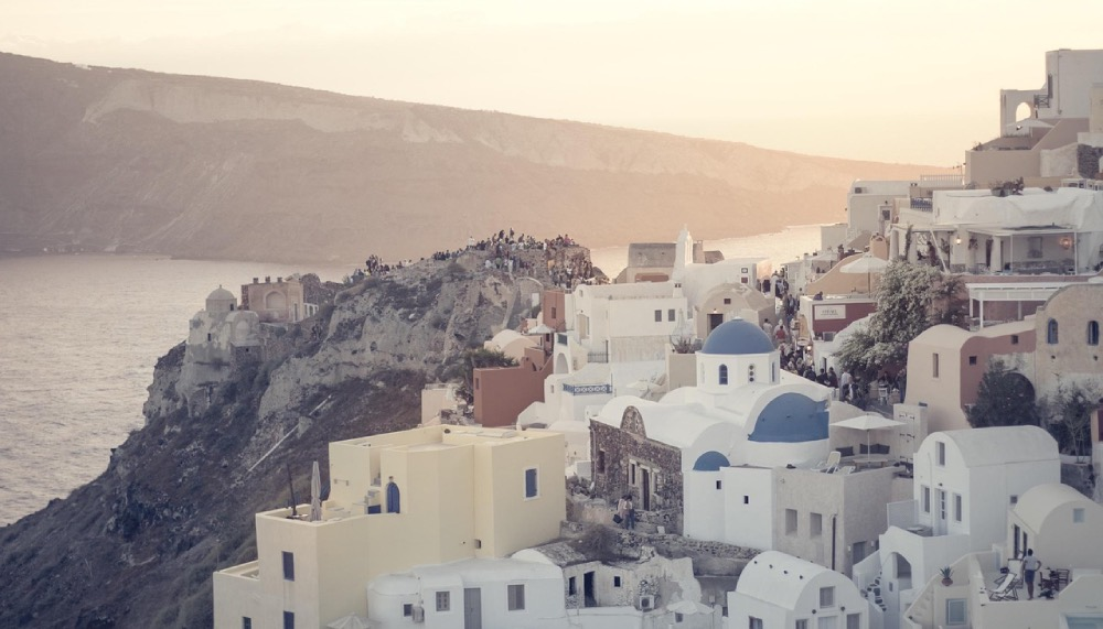 Yunanistan tatil adalarında otel yatırımlarını sınırlıyor