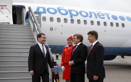 Rusya'nın ucuz havayolu şirketi Dobrolet resmen uçuşlara başladı