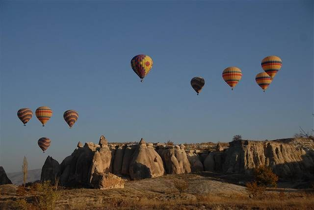 Bayram, Kapadokya'daki balon turlarını uçurdu