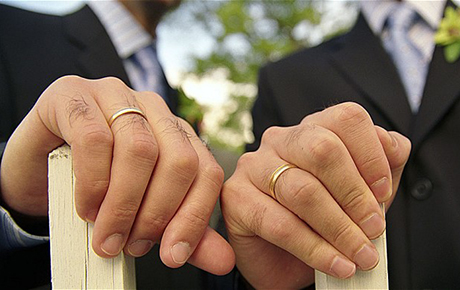 Hollanda, eşcinsel evlilikler için vize kolaylığı getirmeye hazırlanıyor