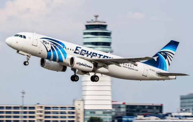 Flaş iddia: Düşen Mısır uçağının pilotu acil iniş yapmak istedi
