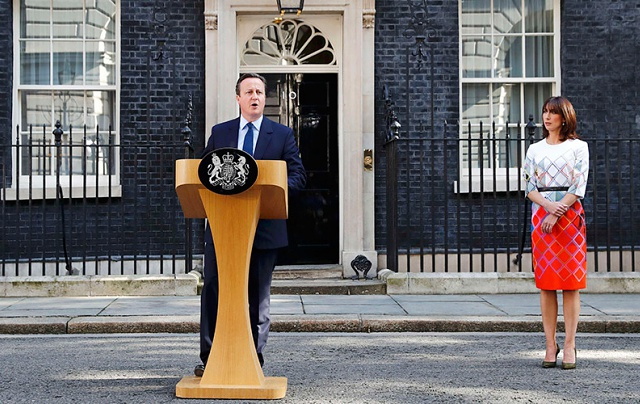 İngiltere Başbakanı Cameron istifa etti!