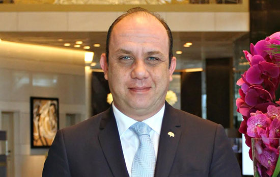 Alp Talat Özkan Raffles İstanbul'un yiyecek&içecek direktörü oldu