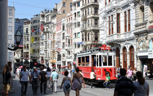 'Beyoğlu'nda otellerin doluluğu yüzde 20, tanıtım projesiyle eskiye döneceğiz'