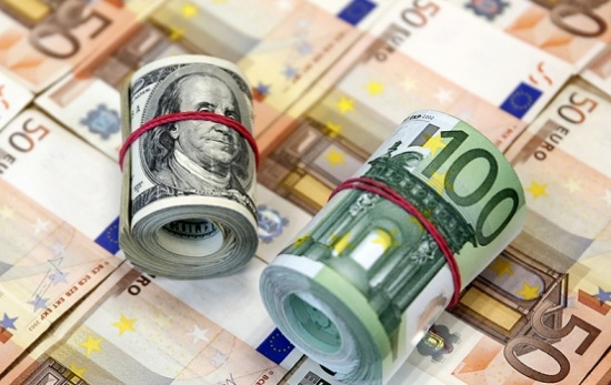 Dolar ve eurodan rekor üstüne rekor