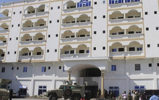 Somali'de otele bombalı saldırı, 28 ölü 43 yaralı