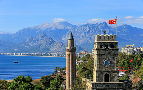 Antalya ilk 2 ayda yüzde 19.3 ziyaretçi kaybetti, Almanya yarı yarıya düştü
